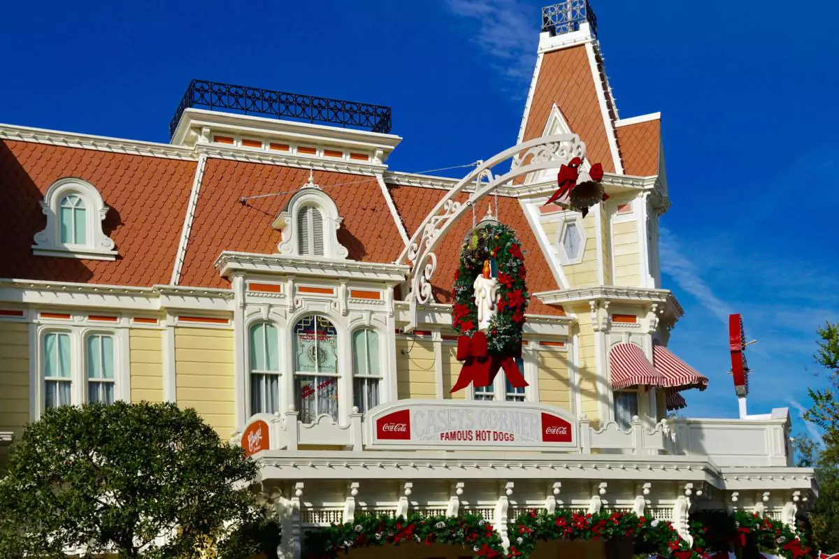 Casey's Corner dining at Magic Kingdom